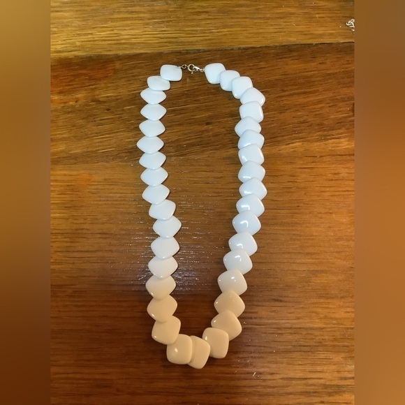 Vintage Trifari? White Flat Disk Necklace 19” Long - Picture 1 of 2